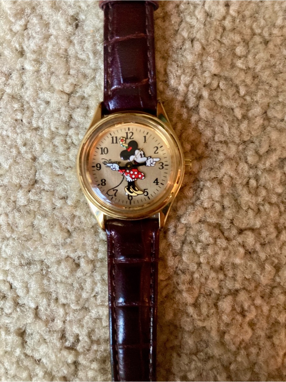 Minnie Mouse Wristwatch / Watch - Disney Theme Park Edition - Picture 8 of 8